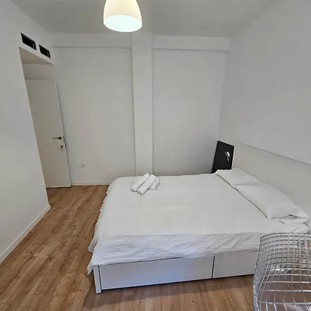 Moderno Piso Junto Al Pilar Daire *